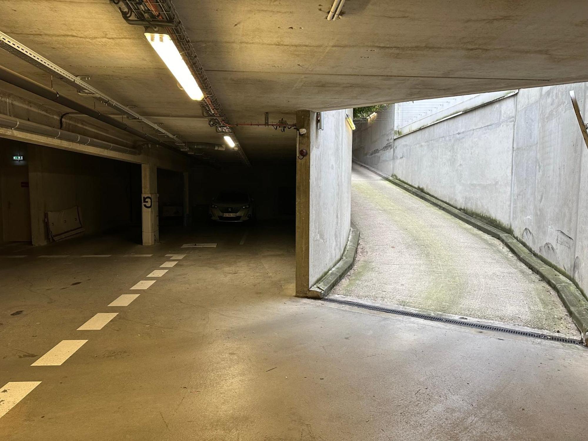 So Guest- Pepite De Charme Proche Cathedrale, Climatisation Parking Apartment Reims Luaran gambar