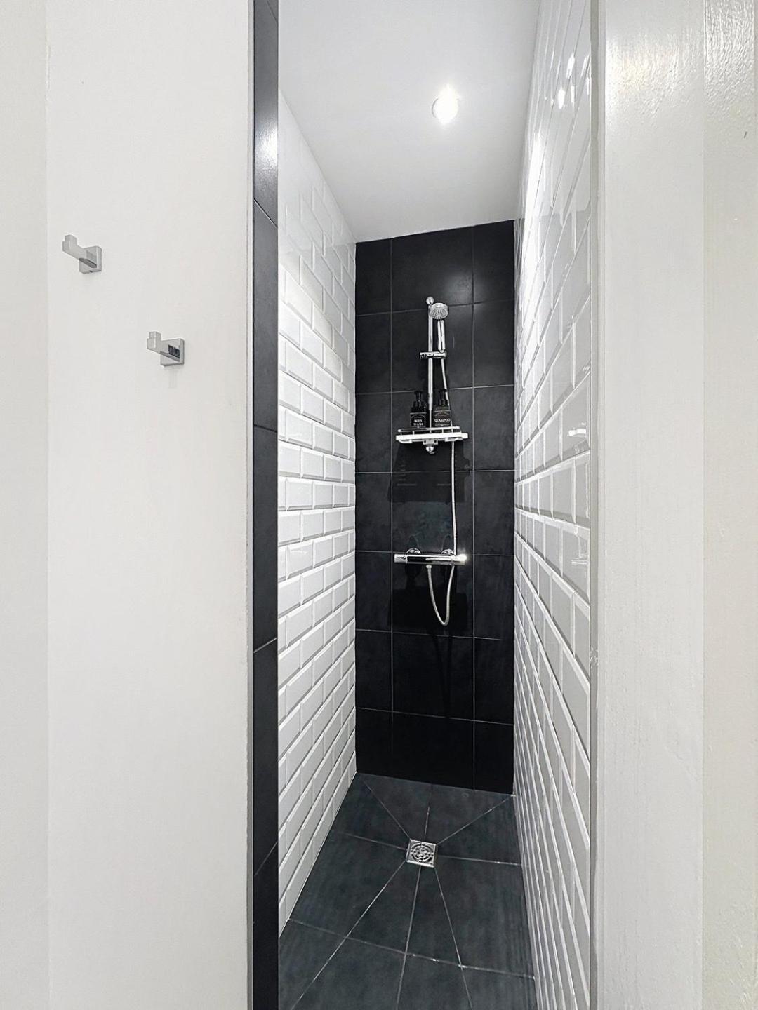 So Guest- Pepite De Charme Proche Cathedrale, Climatisation Parking Apartment Reims Luaran gambar