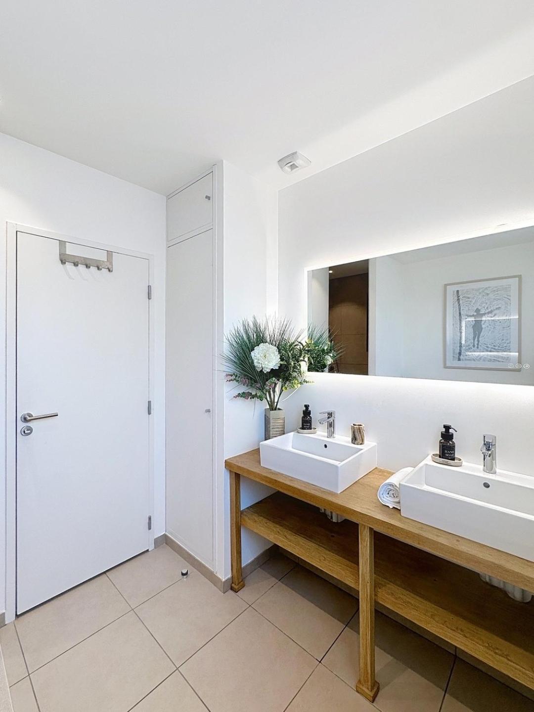 So Guest- Pepite De Charme Proche Cathedrale, Climatisation Parking Apartment Reims Luaran gambar